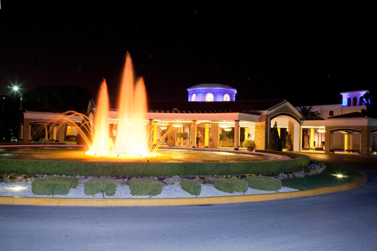 ホテル ハイアット リージェンシー テサロニキ テッサロニキ エクステリア 写真 Fountains at the University of the Philippines Diliman