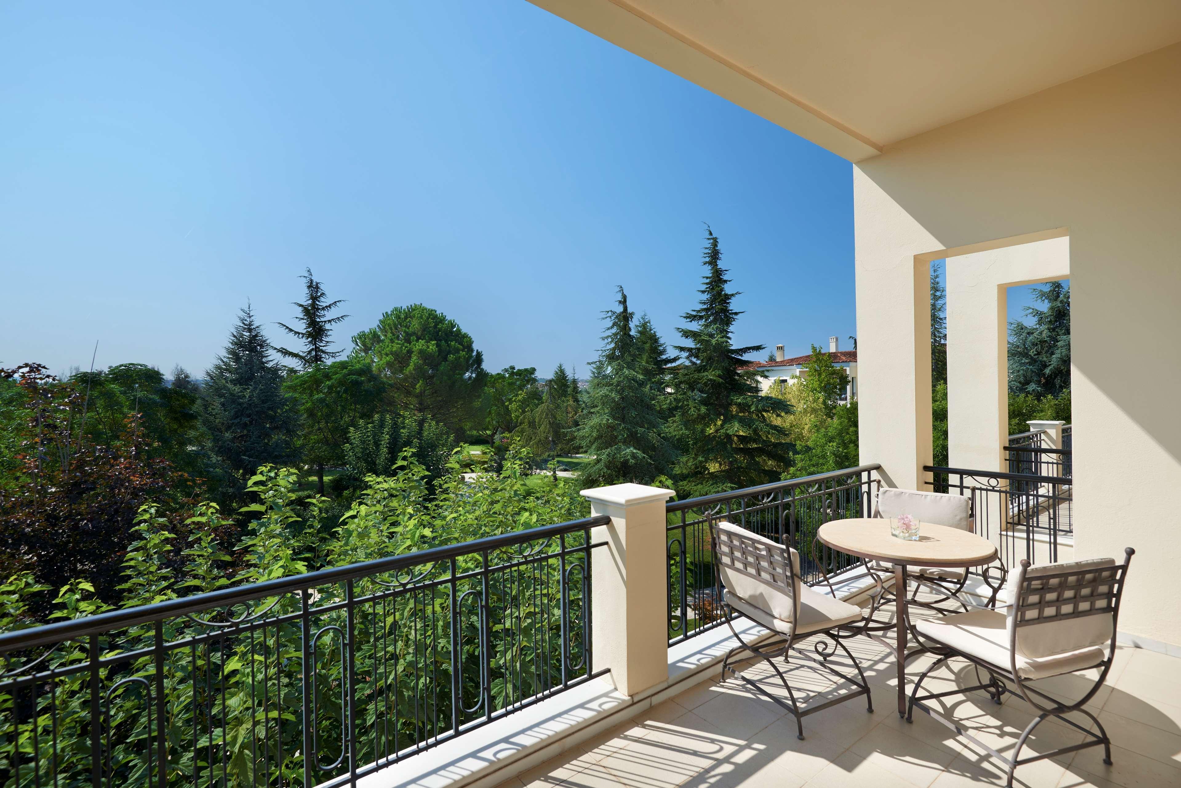 ホテル ハイアット リージェンシー テサロニキ テッサロニキ エクステリア 写真 A balcony
