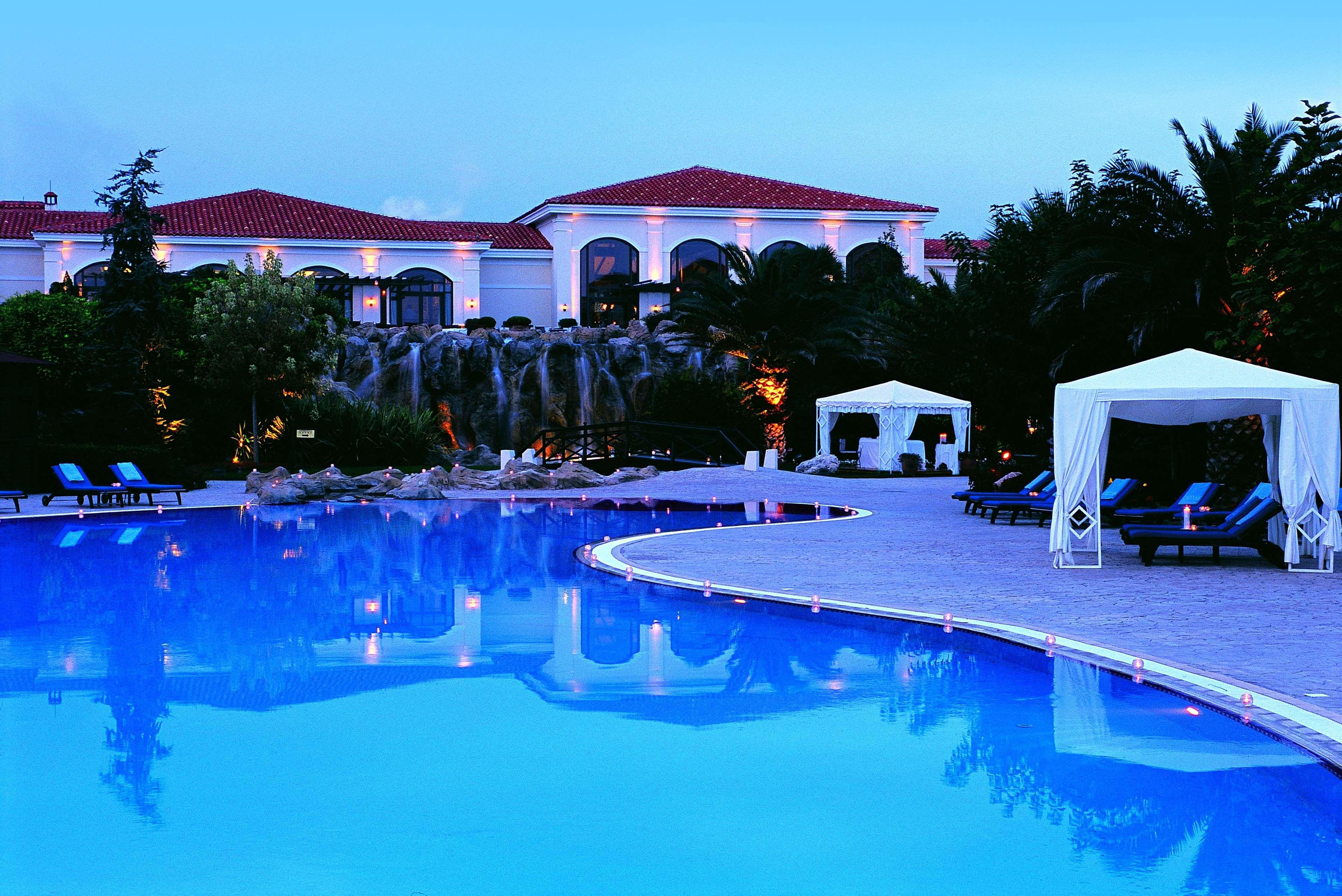 ホテル ハイアット リージェンシー テサロニキ テッサロニキ エクステリア 写真 The pool at the hotel