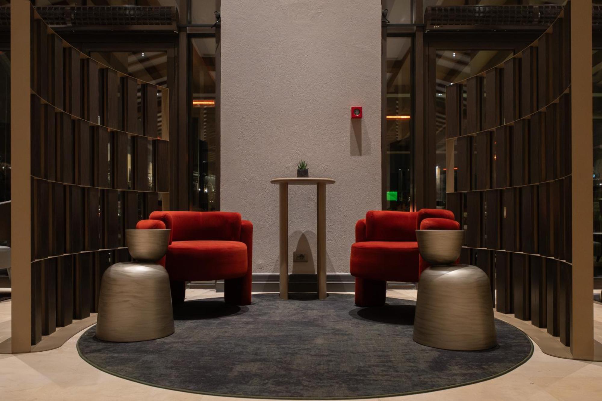 ホテル ハイアット リージェンシー テサロニキ テッサロニキ エクステリア 写真 The lounge at the airport